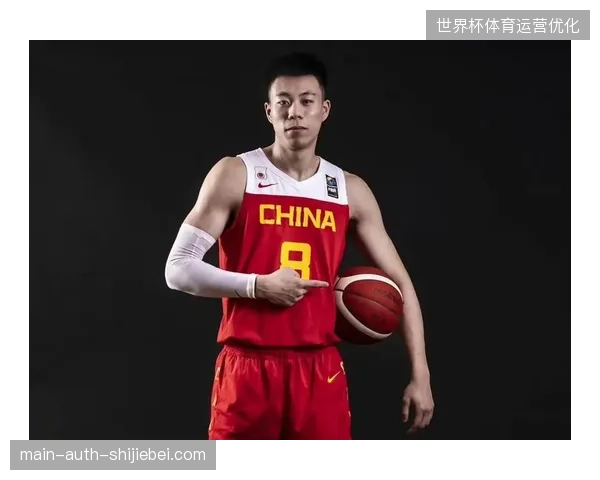 张镇麟转会上海后成功转型，从得分尖兵演变为球队不可或缺的全能防守核心